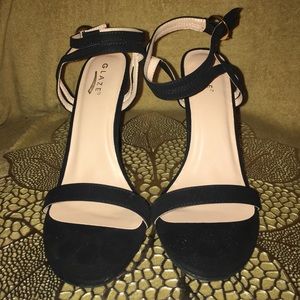 Black strappy sandal